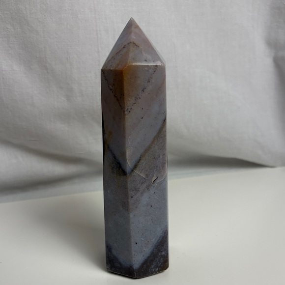 Other - Large chalcedony crystal tower stone